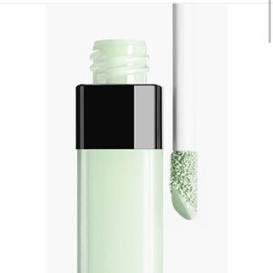 Le Correcteur De Chanel in Vert